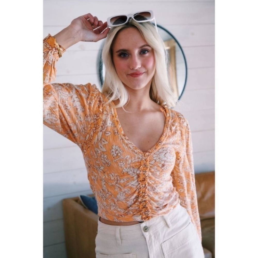 Free People Say The Word Top Blood Orange Floral Ruched Long Sleeve Blouse S NWT - Picture 10 of 11
